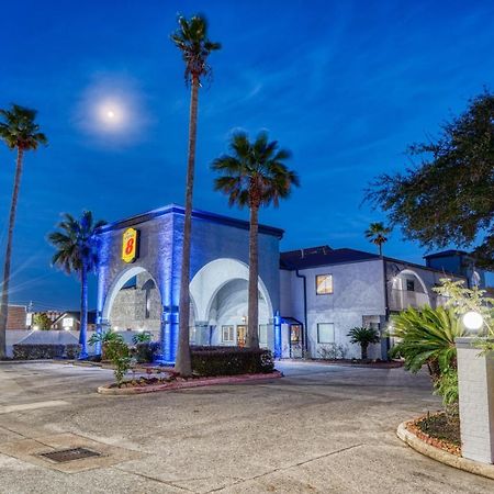 Super 8 By Wyndham Houston Webster Nasa Hotel Exterior foto