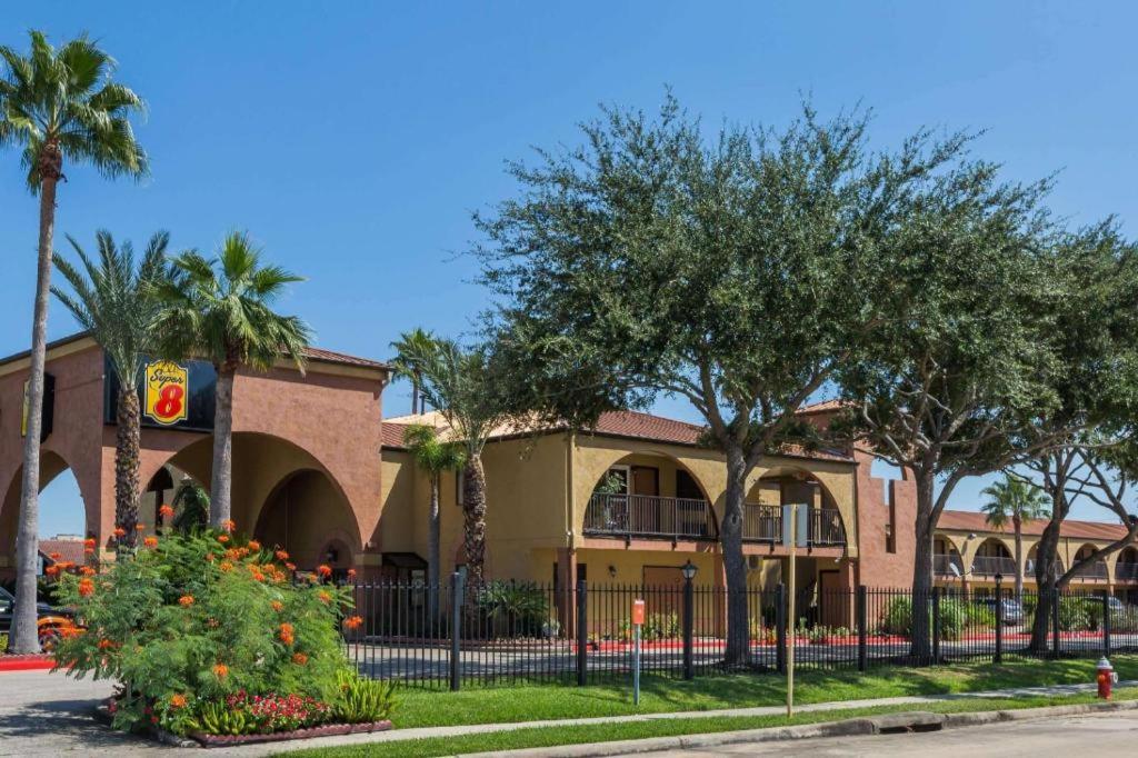 Super 8 By Wyndham Houston Webster Nasa Hotel Exterior foto
